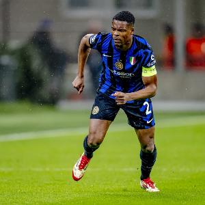 解约金3000万欧！记者：邓弗里斯一直梦想去英超，尤其关注曼联